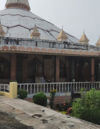 Pisanhari Ki Madiya