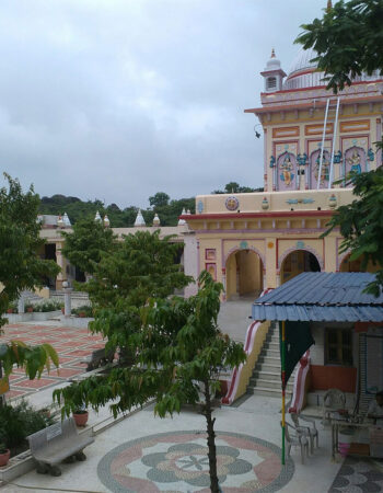 Pisanhari Ki Madiya